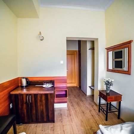 Hotel Hellada Кельце Екстер'єр фото