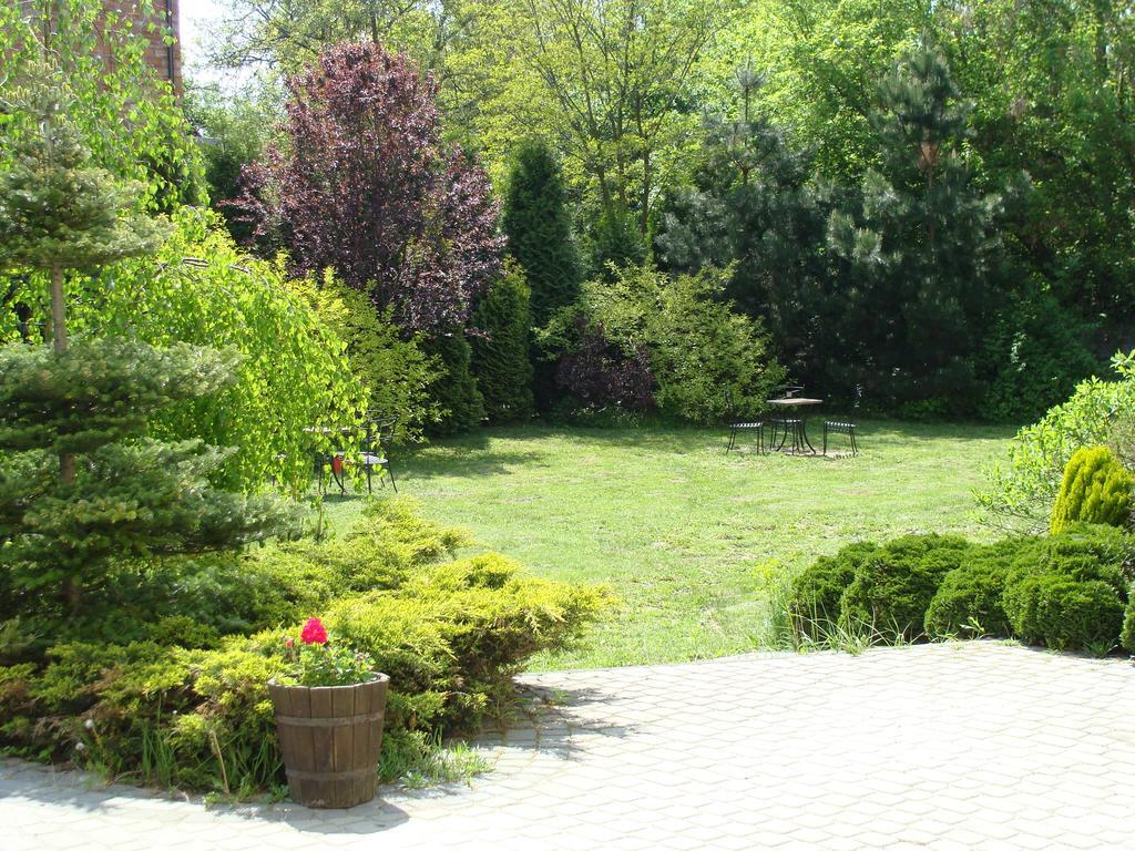 Hotel Hellada Кельце Екстер'єр фото